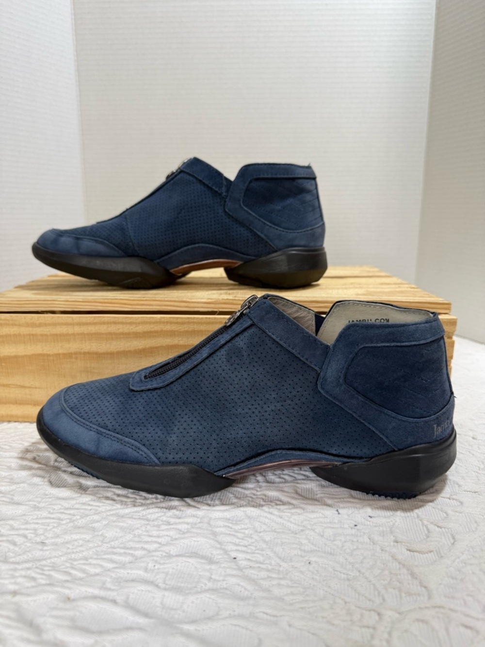Women Comfort Shoes Sneakers Top Zip Memory Foam Blue Suede Easy On Jambu 9.5 M